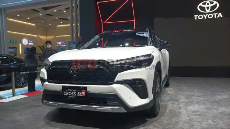 Resmi All New Toyota Corolla Cross Gr Sport Hybrid Meluncur Di Iims