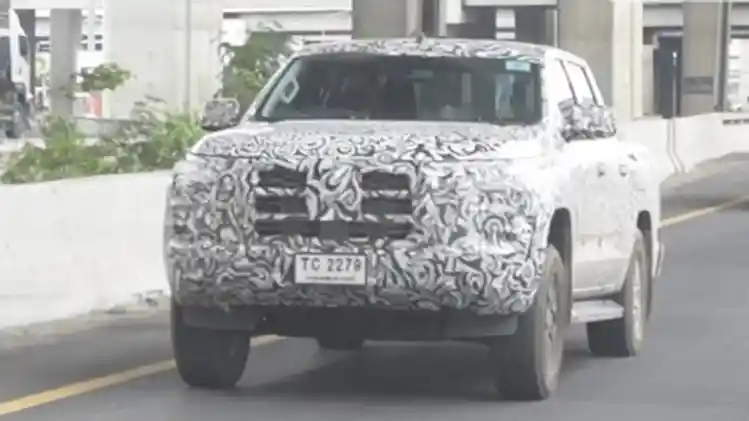 SPY SHOT Mitsubishi Triton Generasi Terbaru