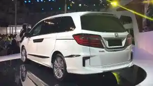 Foto - Honda Menghidupkan Lagi Elysion Untuk Lahap Alphard