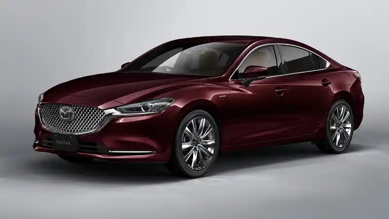 Foto - Mazda Luncurkan Model Ekslusif Dengan Laburan Cat Khusus