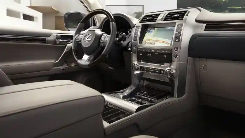 Foto - Lexus GX Facelift 2020 Tampil dengan Grill Super Besar