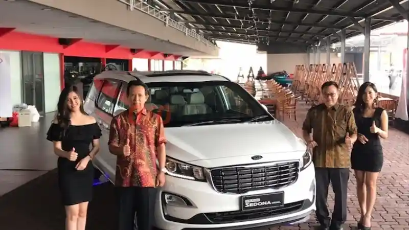 Foto - Galeri: Kia Grand Sedona Diesel (16 Foto)