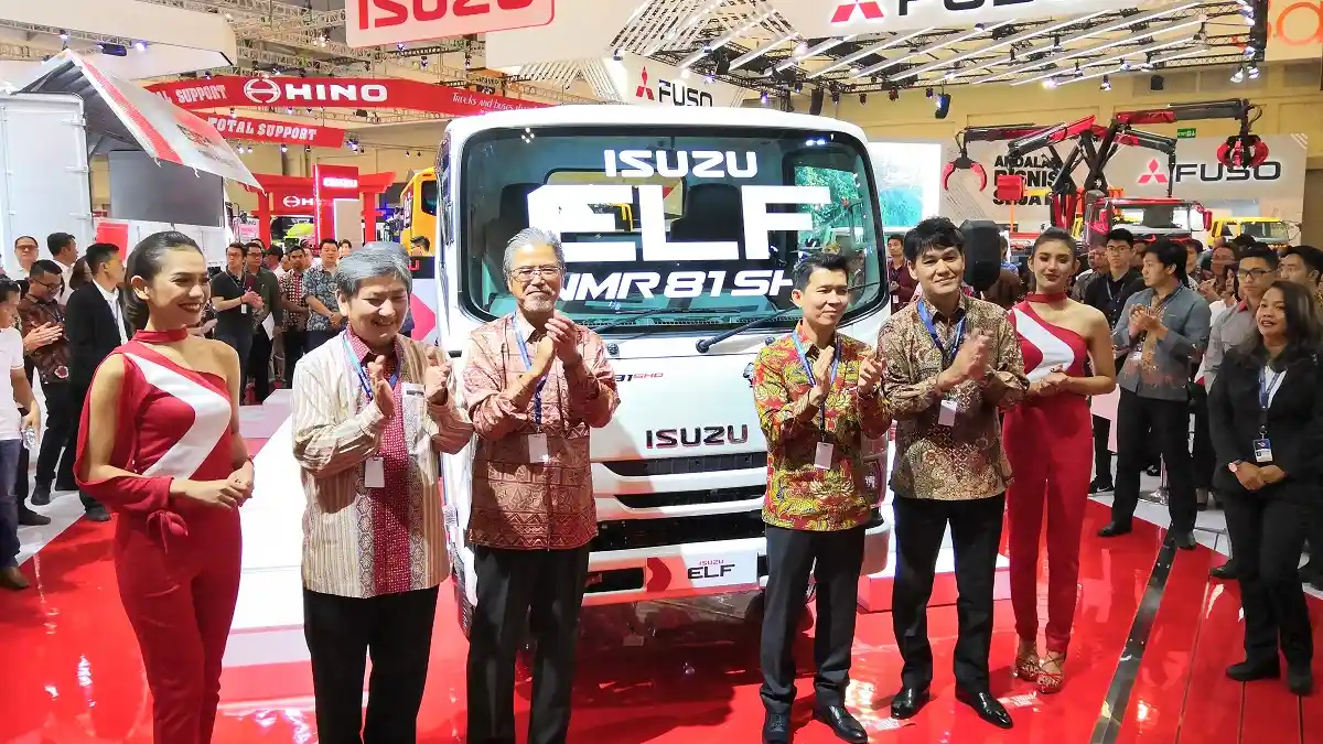 Truk - GIIAS 2018: Pertama di Indonesia, Isuzu Luncurkan Truk Ringan Elf NMR 81 Bermesin Common-rail