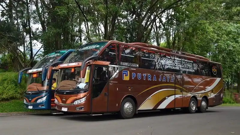 Foto - Ini Spesifikasi Bus Mewah Scania K410IB/6x2*4 Opticruise PO Putra Jaya Makassar