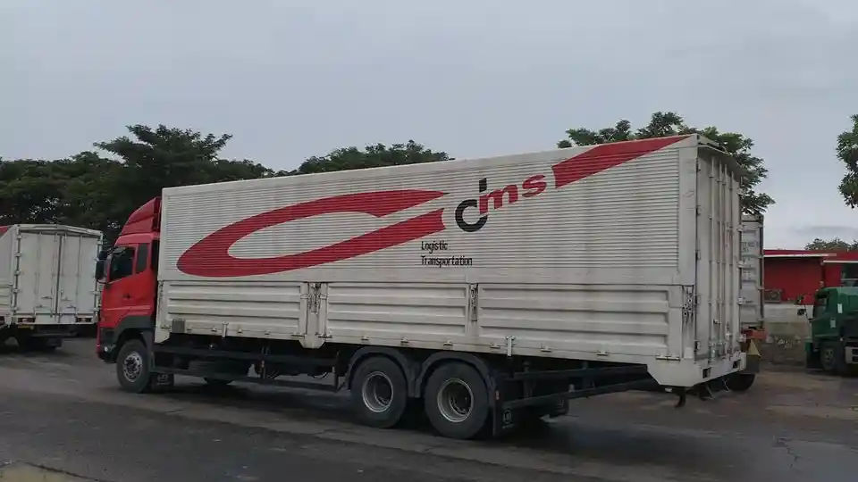 Foto - Pengusaha Truk Harap Bersabar, Perbaikan Jembatan Cisomang Baru Selesai 45 Persen