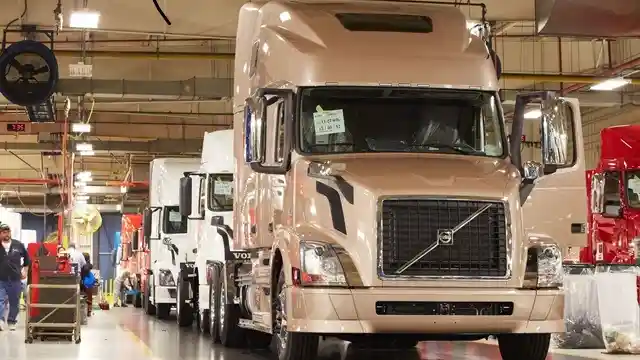 Berita - Volvo Batal PHK 500 Buruhnya di Pabrik Perakitan di AS