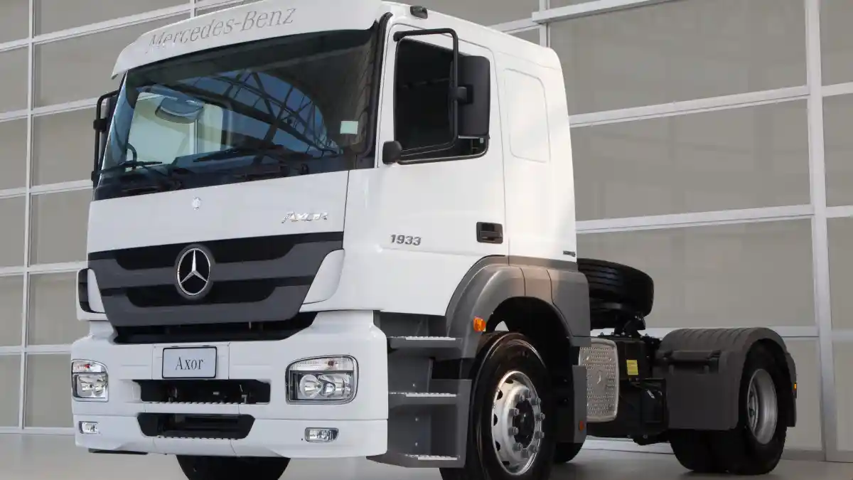 Foto - Mercedes-Benz : Seperti Inilah Perbedaan Axor Dan Actros Yang Baru Diluncurkan