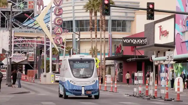Foto - Navya Segera Uji Coba Bus Tanpa Kemudi di Tokyo