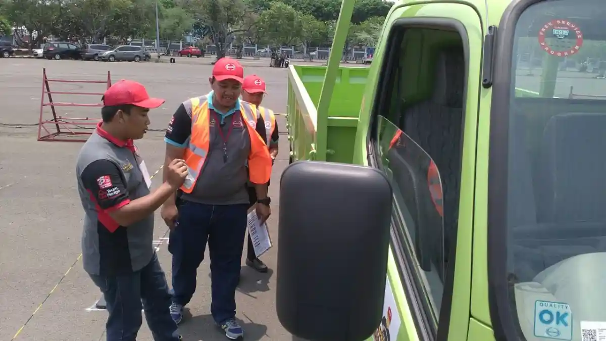 Foto - Setelah Jakarta, Kompetisi Mengemudi Truk Hino Dutro Akan Sambangi Pontianak