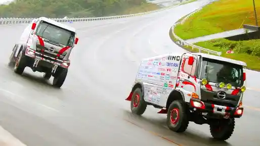 Foto - Hino Team Sugawara Turunkan 2 Truk Ranger di Rally Dakar Tahun Depan