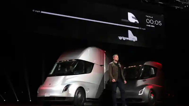 Foto - Sesumbar CEO Navistar: Kami Akan Jual Truk Listrik Lebih Banyak dari yang Tesla Bisa