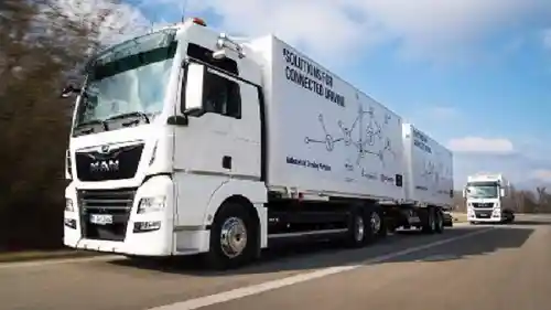 Foto - MAN Truck & Bus Uji Coba Truk Platooning di Rute Munich-Nuremberg