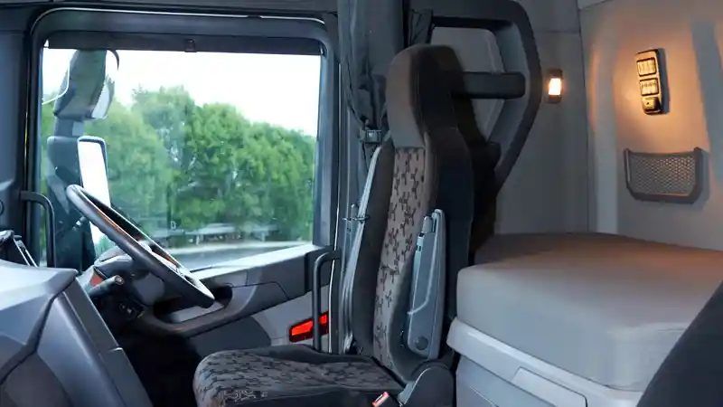 Foto - Lebih Dekat dengan Fitur-fitur Canggih Truk Scania New Generation G500 dan R620