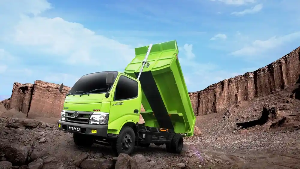 Berita - Produksi Hino Dihentikan Sementara, Namun Penjualan Masih Bisa Dilakukan