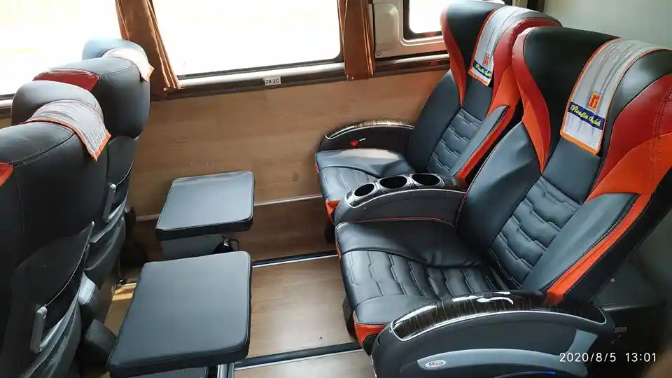 Foto - PO Rosalia Indah Rombak Leg Rest di Bus Double Decker