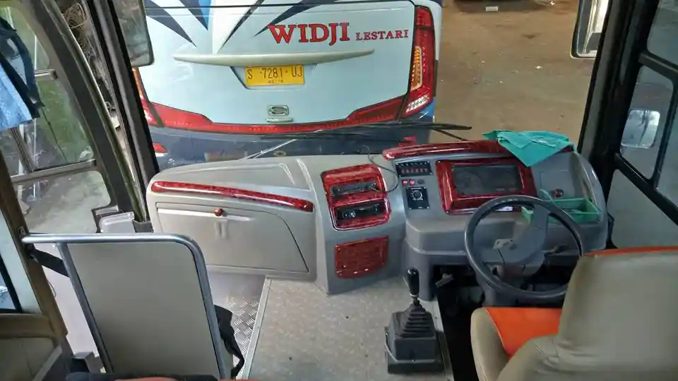 Foto - Karoseri Langgeng Jaya Tambah Peralatan Agar Lebih Kompetitif Bersaing (Bagian 2)