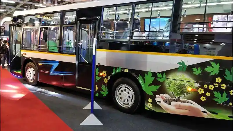 Foto - Bus Listrik Goldstone BYD Menarik Perhatian di Auto Expo 2018