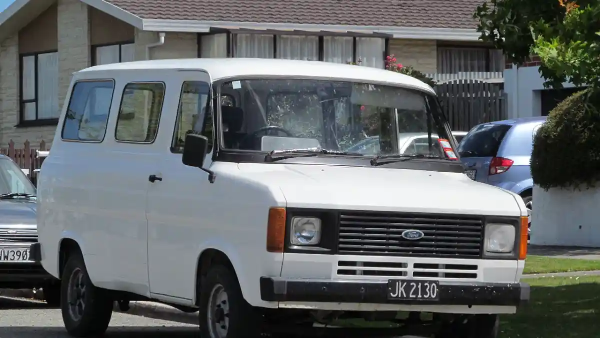 Foto - Ford Transit: Legenda Hidup Van