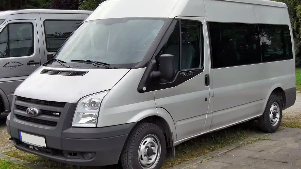 Foto - Ford Transit: Legenda Hidup Van