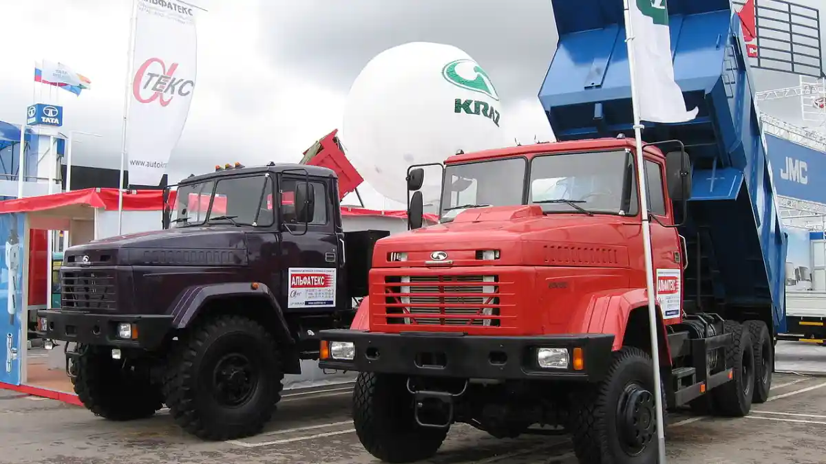 Foto - Ukraina, Jagoan Bikin Truk dan Bus