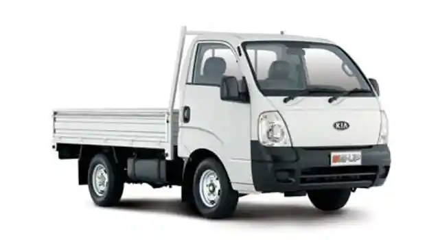 Foto - Membandingkan Luas Bak Isuzu Traga dan KIA Big Up