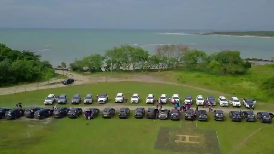 Berita - Komunitas Toyota Fortuner ini Jelajah Keindahan Tanjung Lesung