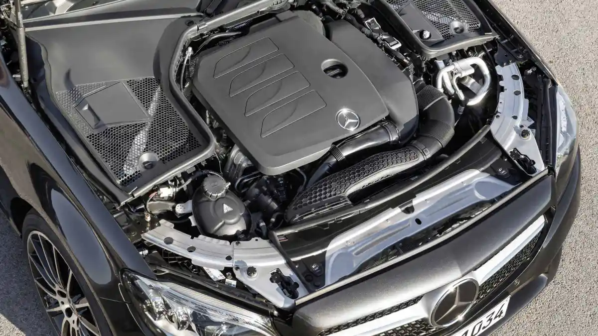 Foto - Mercedes-Benz C-Class Terbaru Mendapat Improvisasi Berikut ini