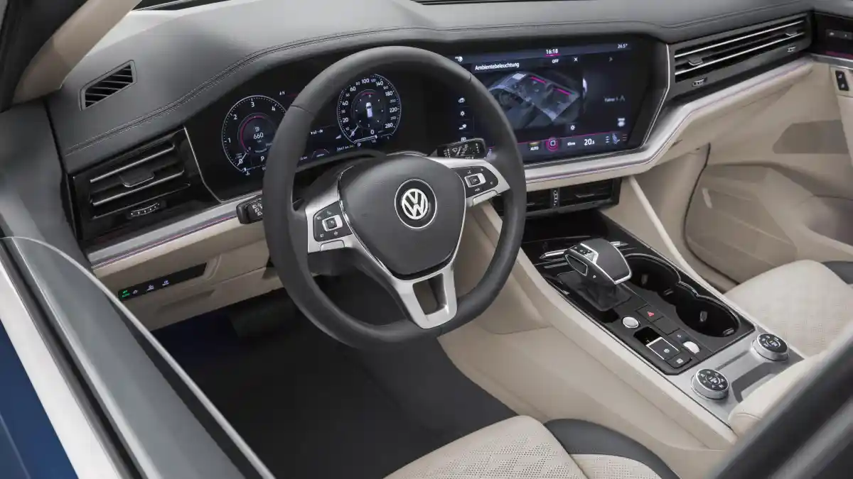 Foto - Volkswagen Touareg Terbaru Semakin Besar, Siap Debut