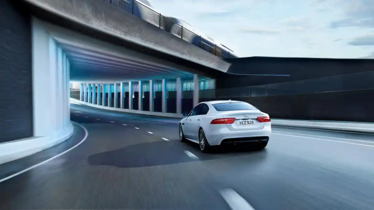 Berita - Teknologi 'Anti Mabuk' Pada Mobil Bakal Dipromosikan Jaguar Land Rover. Seperti Apa? 