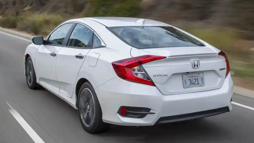 Foto - Honda Civic Terbaru Nongol di Thailand. Siap Masuk Indonesia?