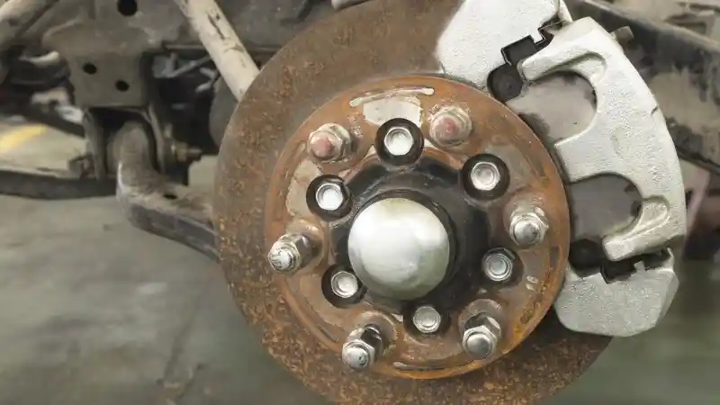 Foto - Penyebab Piringan Cakram Rem Bergelombang Dan Tipis