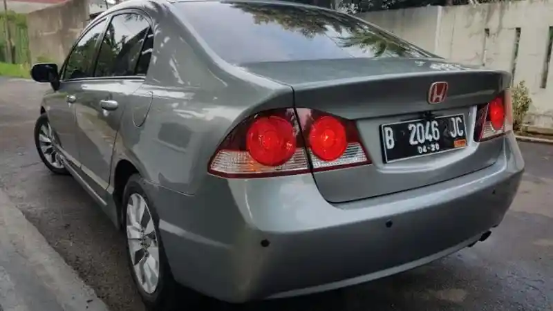 Foto - Pantauan Harga Mobkas Honda Civic Generasi Ke-8