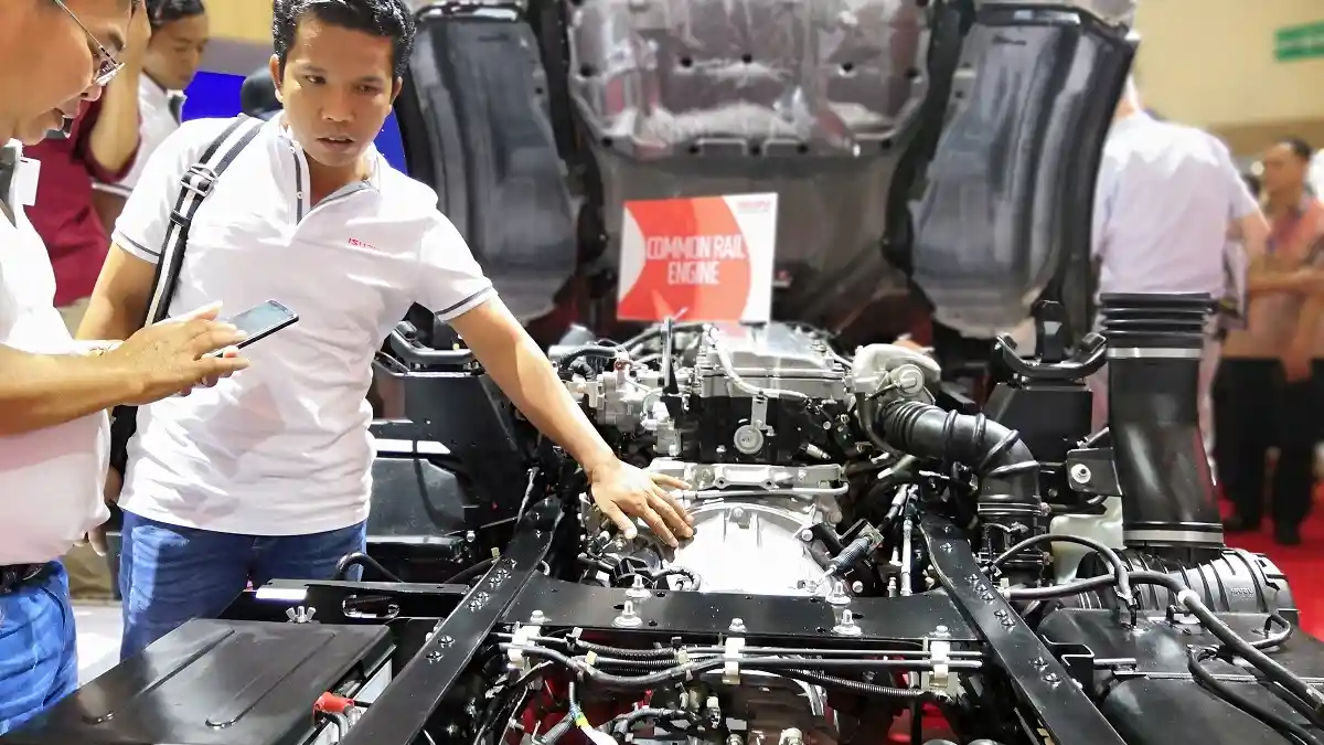 Foto - GIIAS 2018: Pertama di Indonesia, Isuzu Luncurkan Truk Ringan Elf NMR 81 Bermesin Common-rail