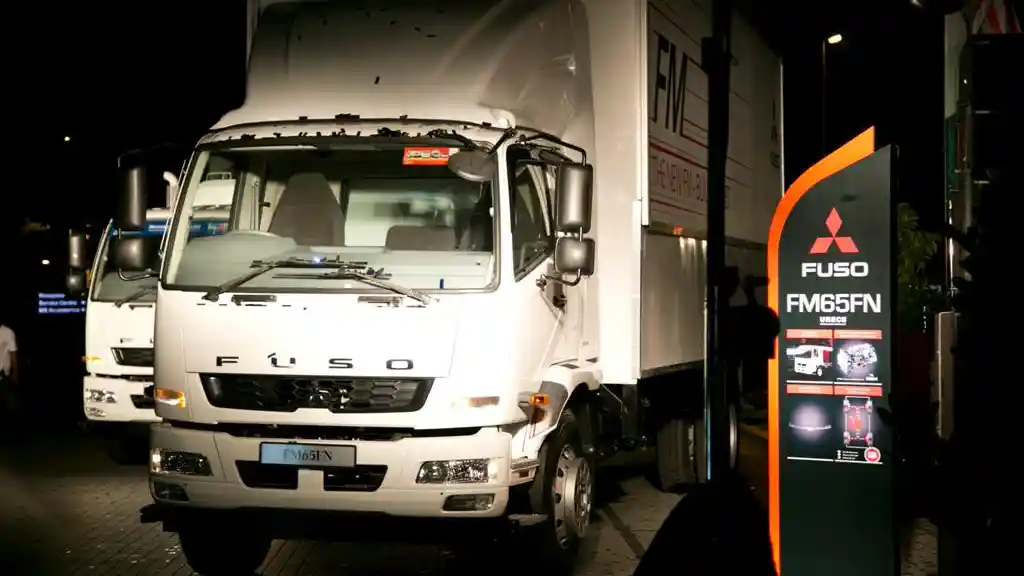 Foto - Di Malaysia, Truk Mitsubishi Fuso Dipasarkan Melalui Jaringan Penjualan Mercedes-Benz