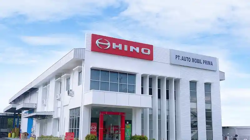 Foto - Hino Resmikan Diler Big 3S di Kota Sampit