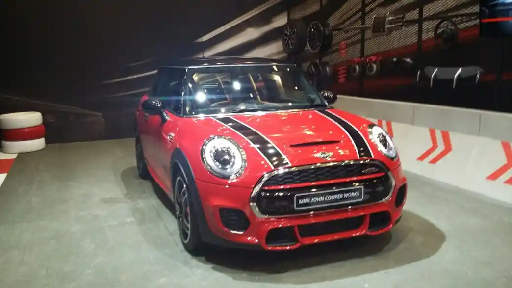 Berita - GIIAS 2015: MINI JCW Terbaru, Makin Besar Dan Bertenaga