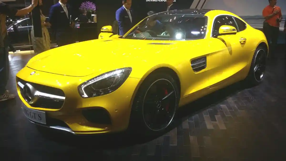 Berita - GIIAS 2015: Mercedes-AMG GT S, Supercar Pengganti SLS