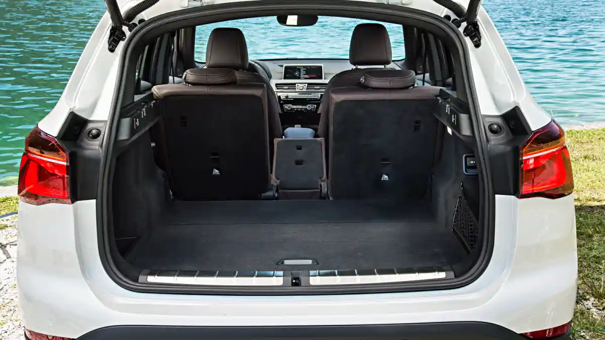 Foto - Ini Foto Detail BMW X1 2016, Tunggu Kehadirannya Di Indonesia