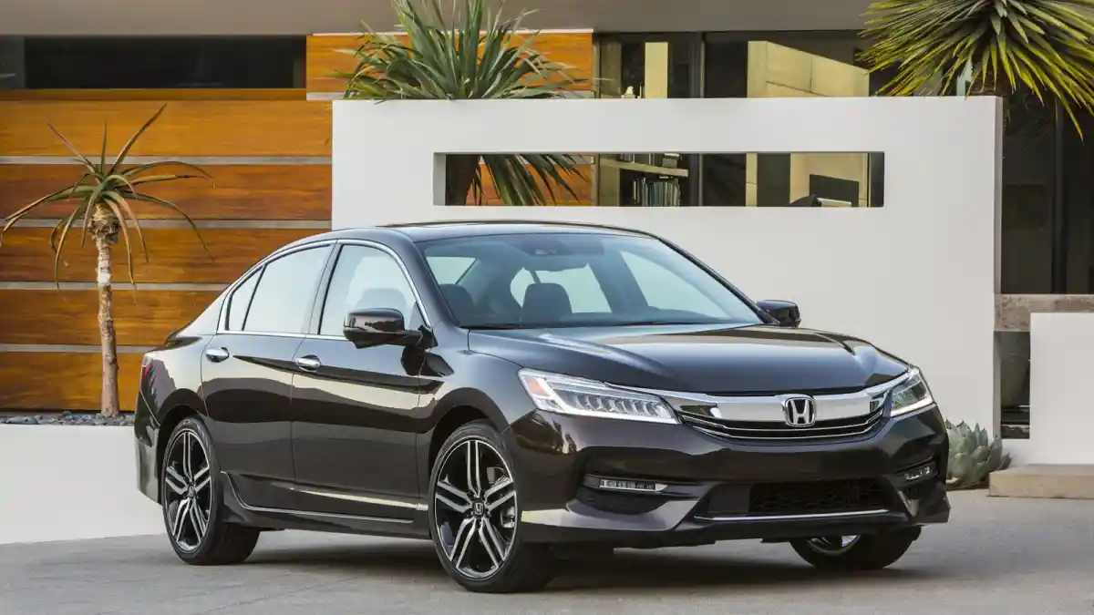 Berita - Honda Accord 2016 Menawarkan Banyak Fitur