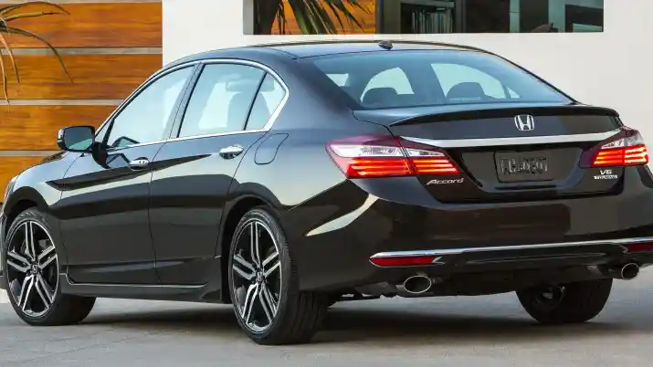 Foto - Accord Facelift 2016, Tampang Garang Berteknologi Tinggi