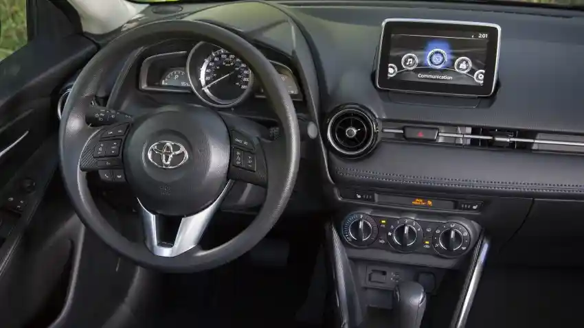 Foto - Toyota Yaris Ternyata Kloningan Mazda2