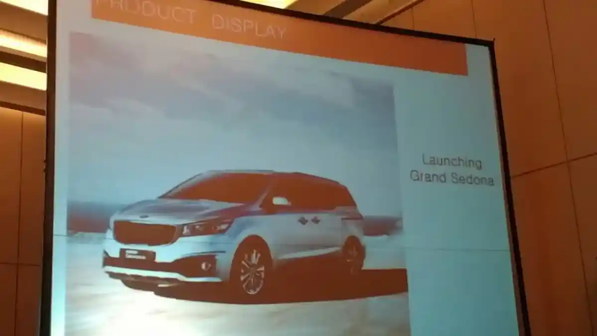 Foto - GIIAS 2016: Temani All New Sportage, Kia Akan Luncurkan Grand Sedona