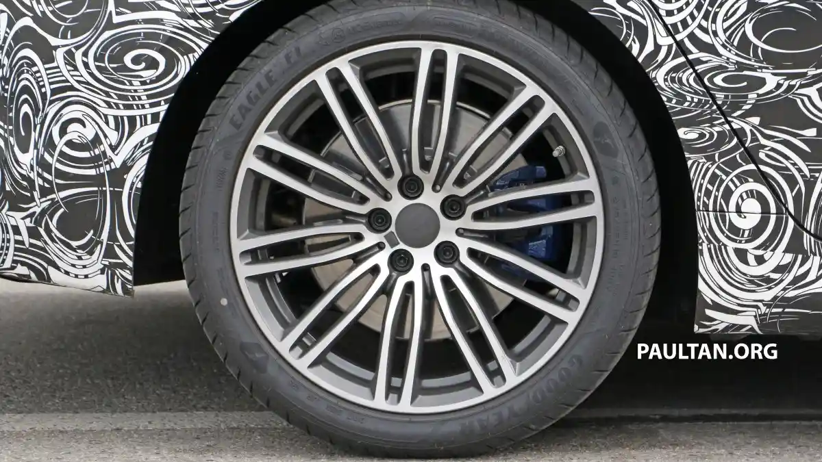 Foto - SPY SHOT: BMW Seri-5 2017