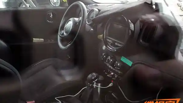 Foto - SPY SHOT: MINI Countryman Generasi Kedua Yang Lebih Besar Lagi