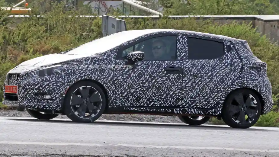 Foto - SPY SHOT: Nissan March 2017 