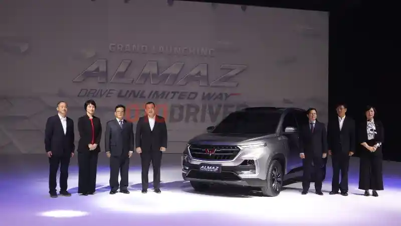 Berita - Harga Wuling Almaz Resmi Dirilis! Hanya 1 Varian