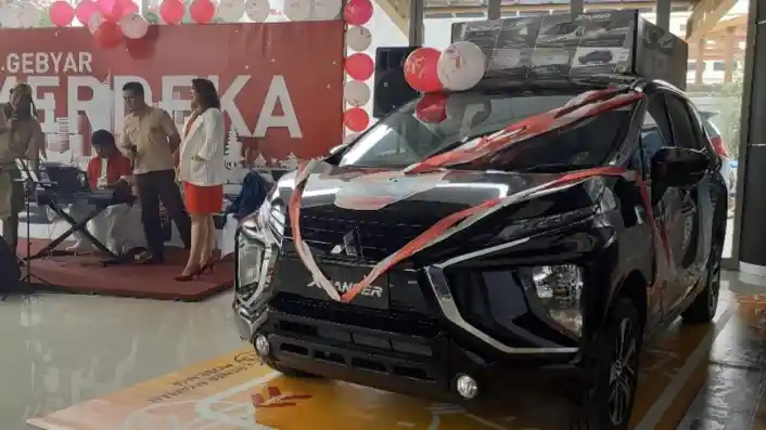 Foto - Mitsubishi Undang Konsumen ke Dealer, Target 25 Unit Laku Dalam Sehari
