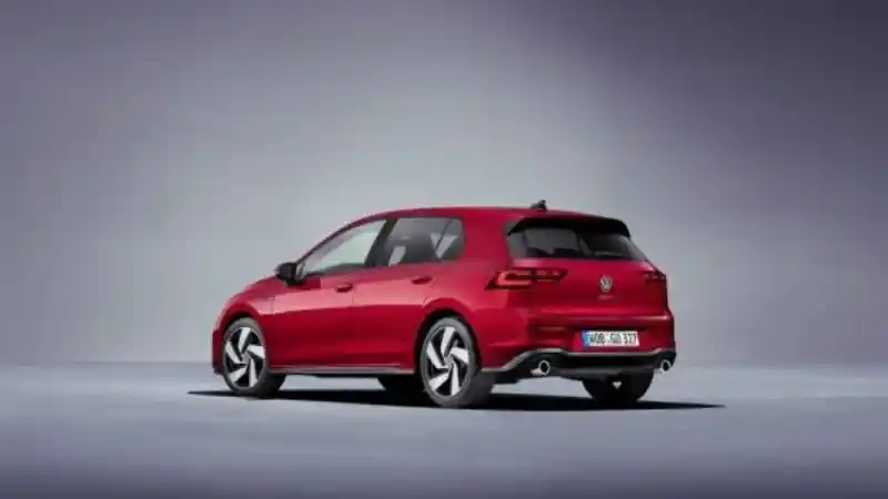 Foto - Volkswagen Komitmen Pertahankan Transmisi Manual