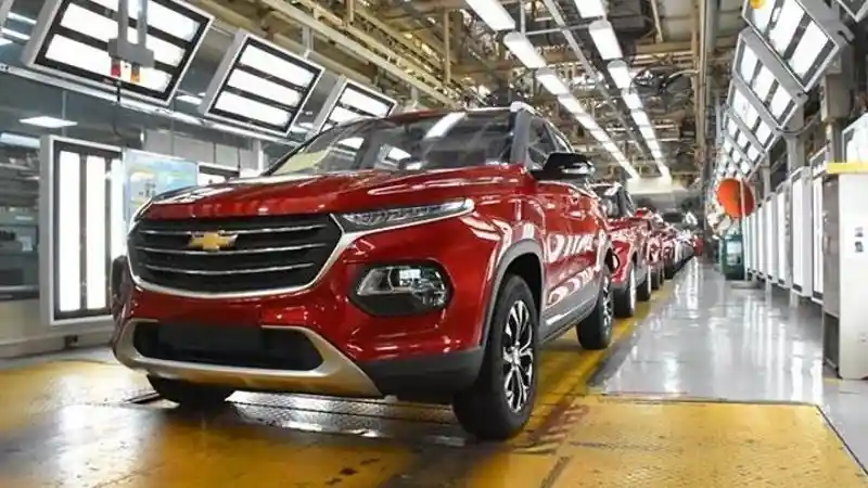 Foto - Chevrolet Groove, Adik Wuling Almaz Resmi Diluncurkan