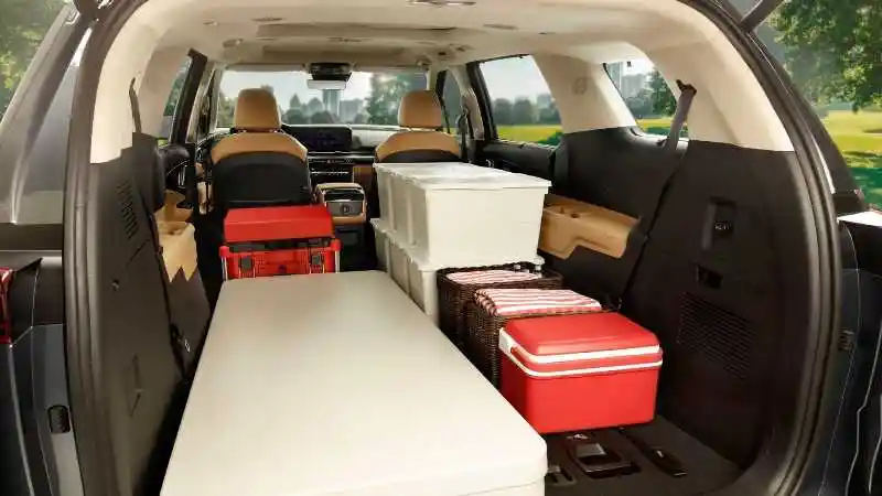 Foto - All New KIA Carnival Meluncur di Korsel. Negeri Batik Kapan Menyusul?